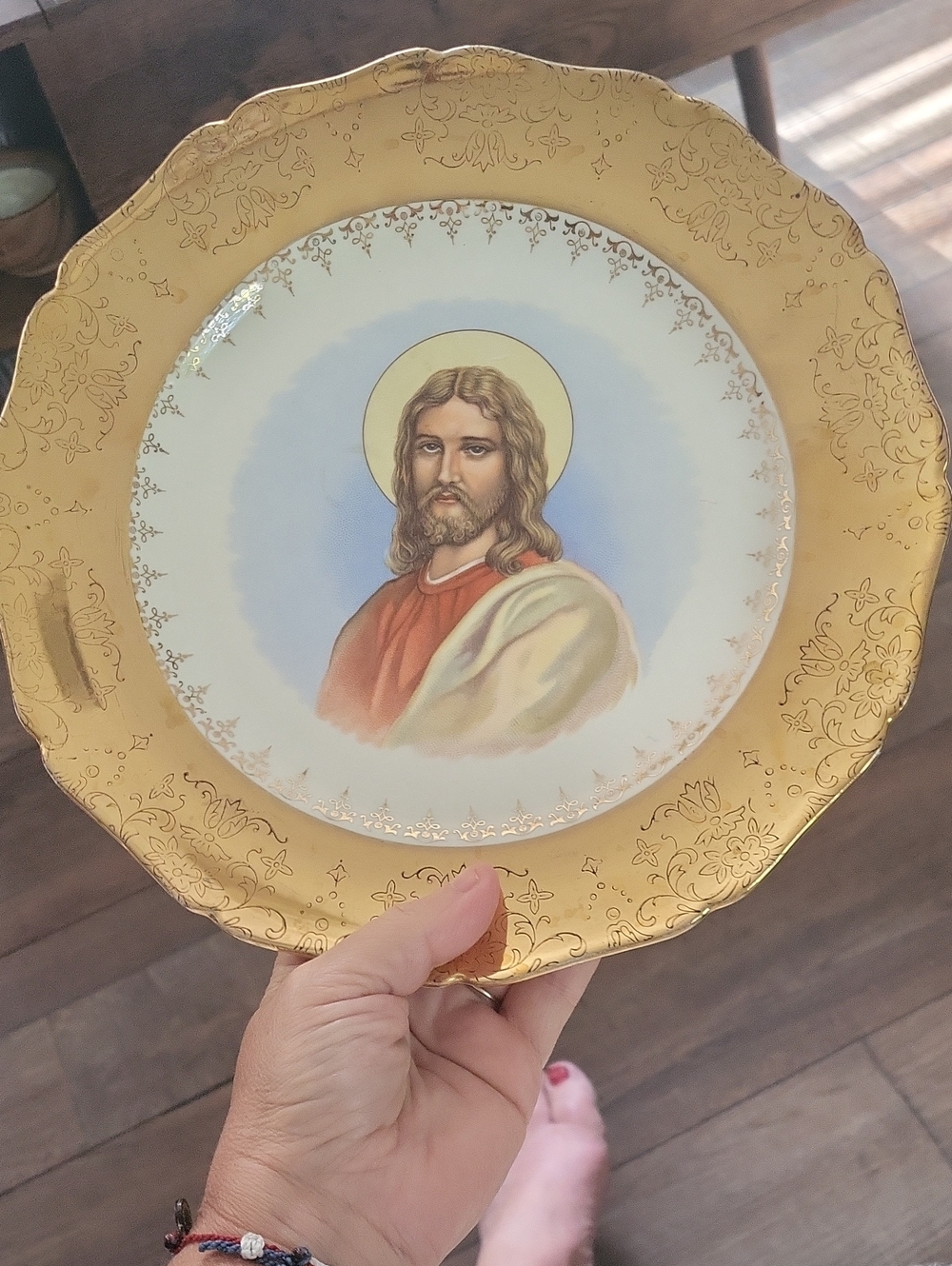 Wamsutta Gold and Cream Decorative Collector Plate